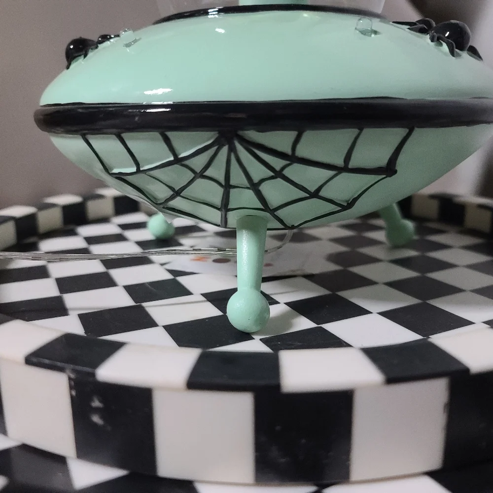 Halloween Retro Style UFO Alien Spaceship Color Changing Light Up Decor Figurine